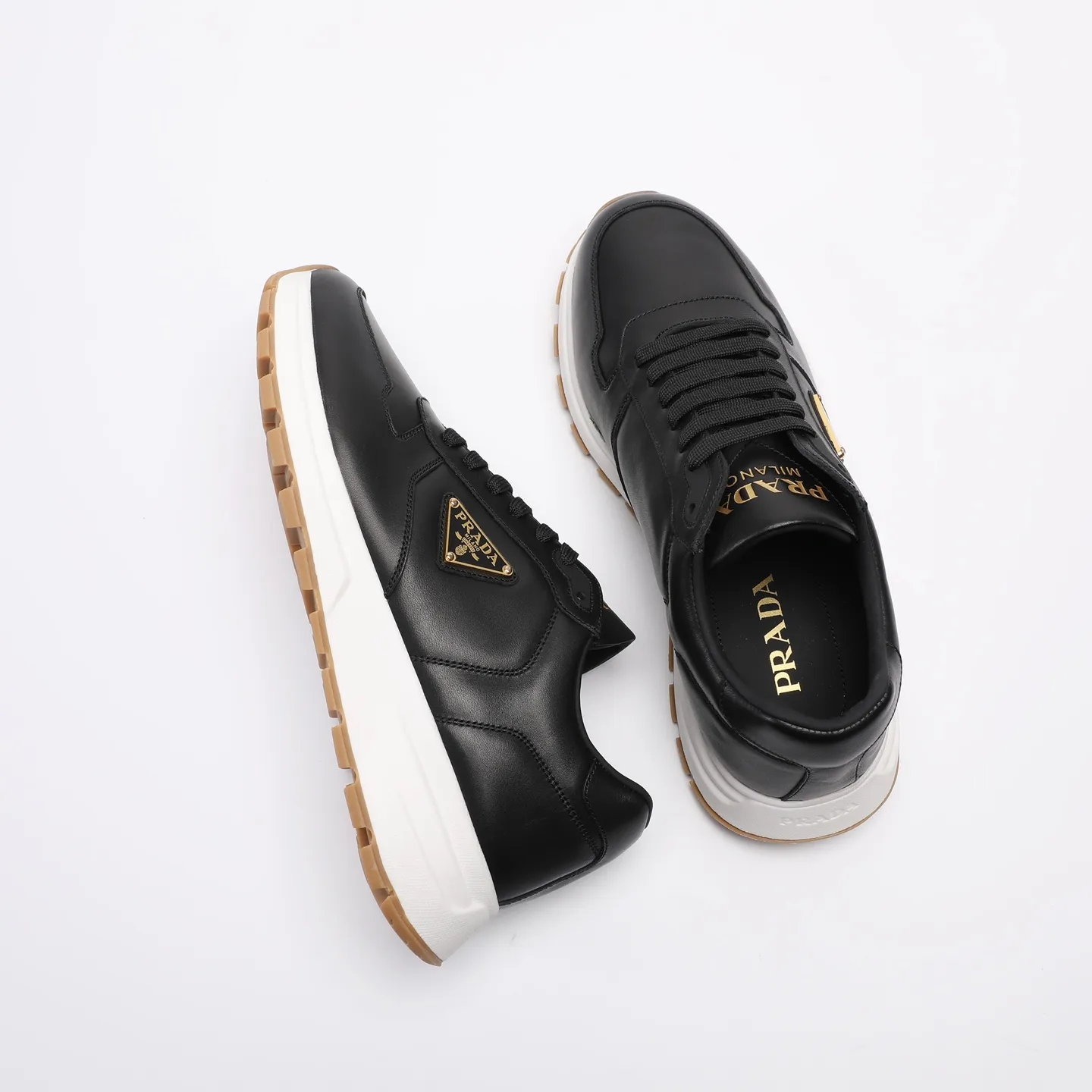 Batch 580 [PRADA] Men's shoes are popular in the counter, official website synchronization, high-quality shipments. Fabric: original cowhide with snakeskin. Lining: cowhide feet + cowhide lining. Outsole: original TPU + foam. Size: 38-46